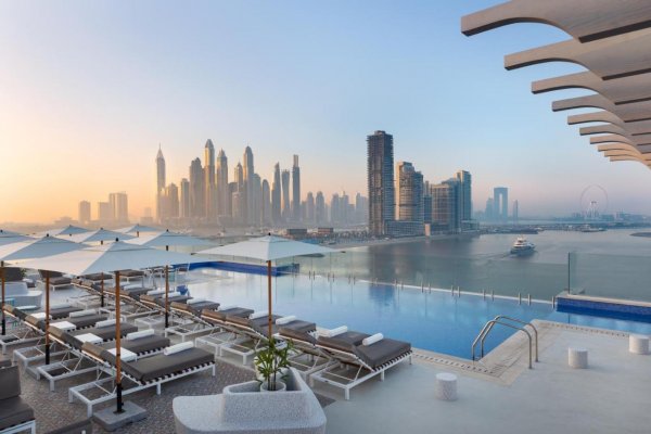 Новый стильный бутик-отель Voco Dubai The Palm 4* с акцией по питанию!