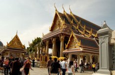 Королевский дворец и храм изумрудного Будды